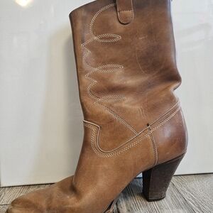 Elegant Brown Cowboy Boot Style for Women
